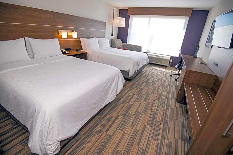 Photo 1 of 4 of Standard 2 Queen Beds