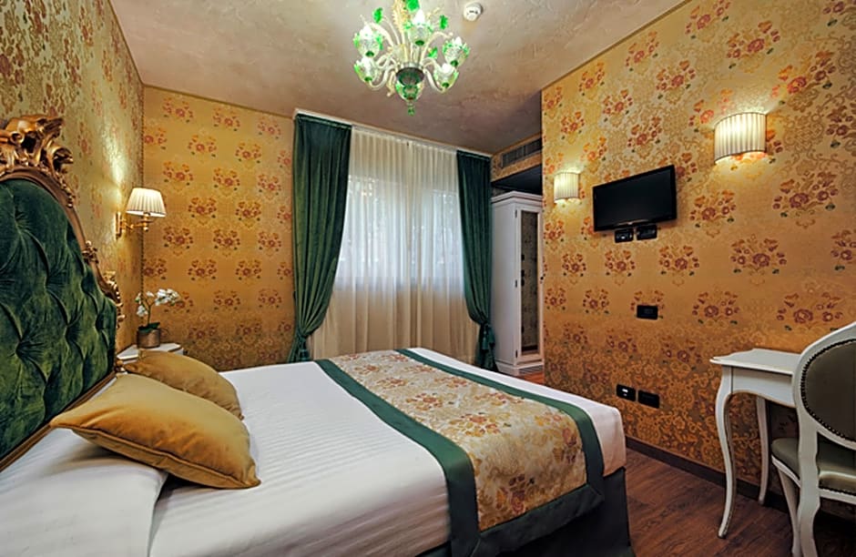 Photo 1 of 2 of Standard 1 Double Bed or 2 Beds