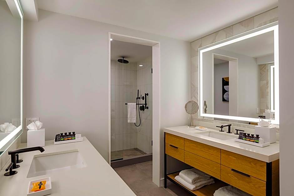 Canopy By Hilton Portland Waterfront