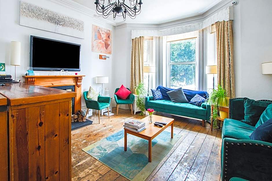 OYO The Lodge Bournemouth