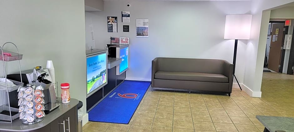 Motel 6-Kewanee, IL