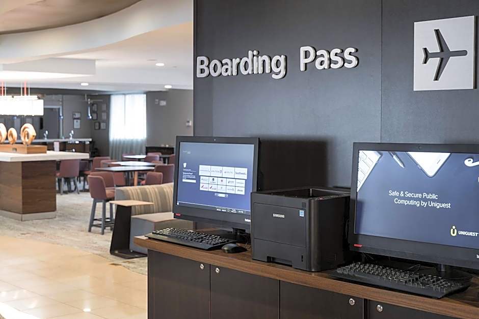 Courtyard by Marriott West Orange