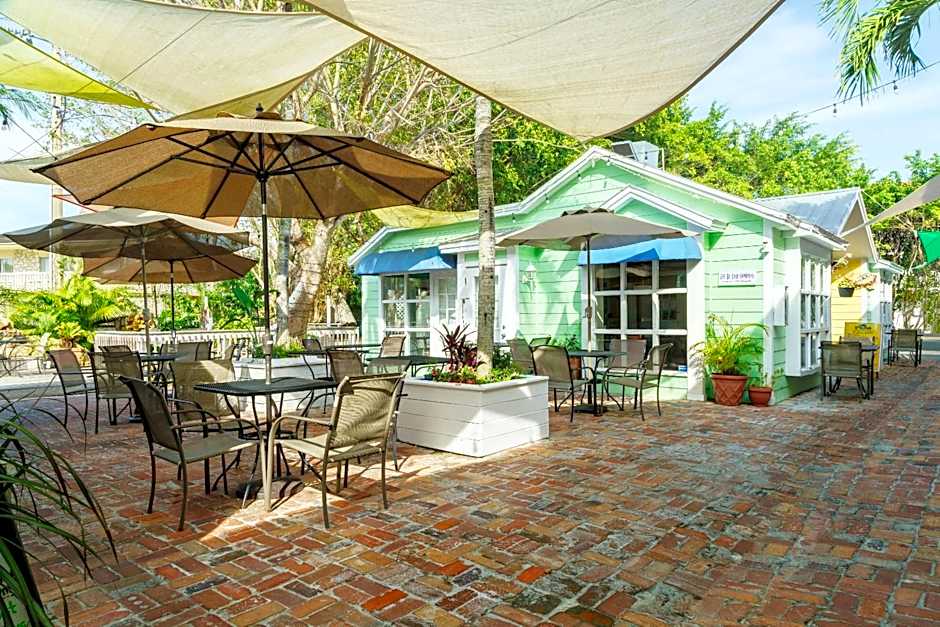 Olde Marco Island Inn And Suites