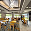 La Quinta Inn & Suites by Wyndham Raleigh Cary