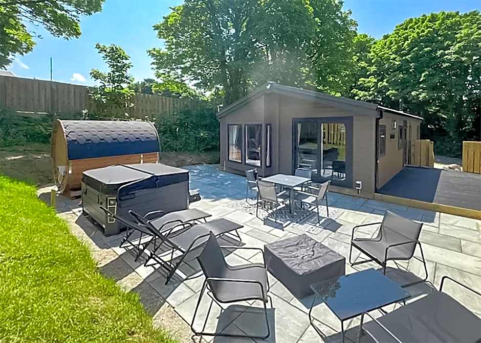 Hamlet Lodge Retreat At Calloose Holiday Park