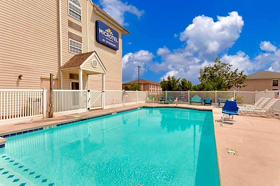 Microtel Inn & Suites by Wyndham Augusta Riverwatch