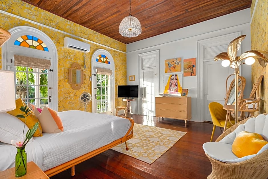 Marreros Guest Mansion - Adult Only