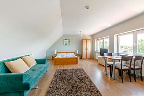 Apartment with Garden View