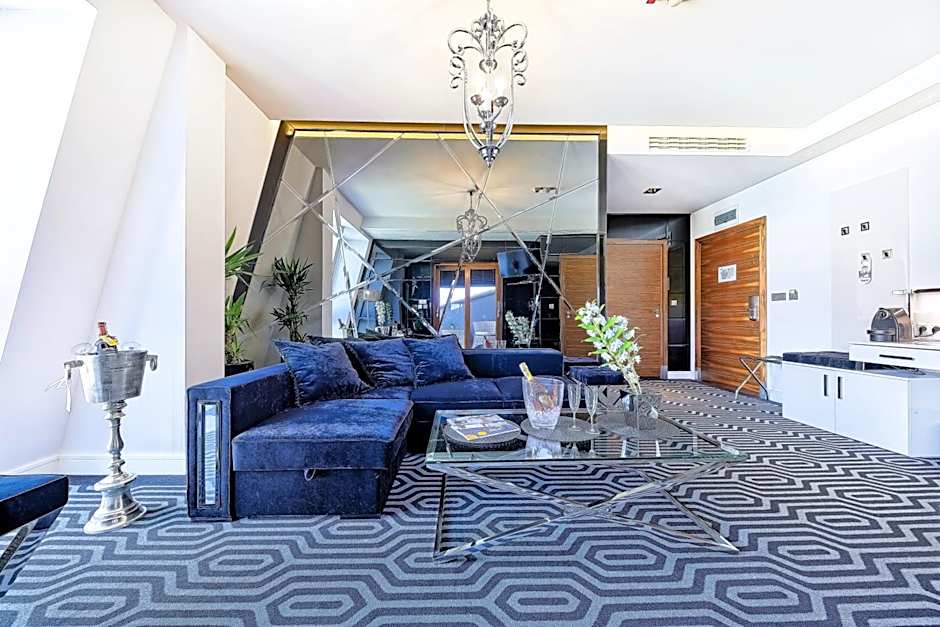 Photo 1 of 16 of Studio Apartment, Sea View