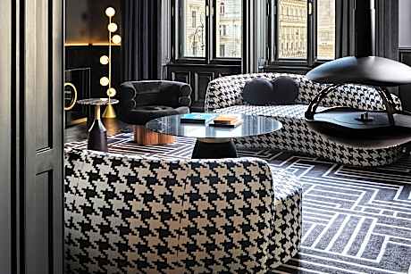 Black Swan Penthouse, 1 Bedroom Presidential Suite, 1 King, Opera House view, Balcony, Fireplace