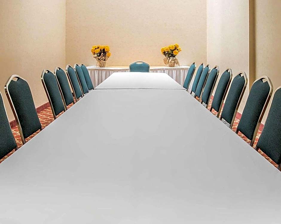 American Inn & Suites