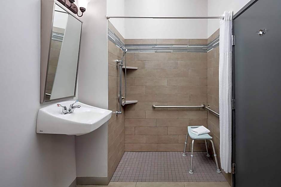 Microtel Inn & Suites by Wyndham Kearney