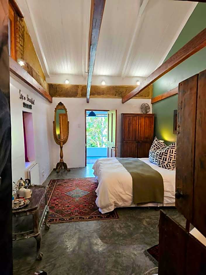 The Riverdeck Accommodation and Backpackers