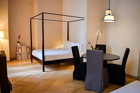 Studio with Sofa Bed