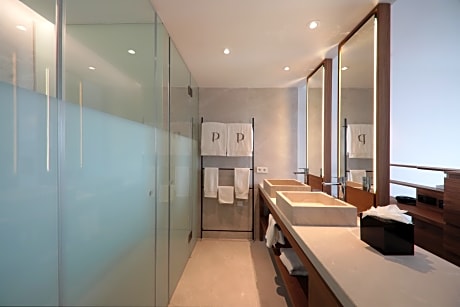 DOUBLE SUPERIOR WITH SPA ACCESS