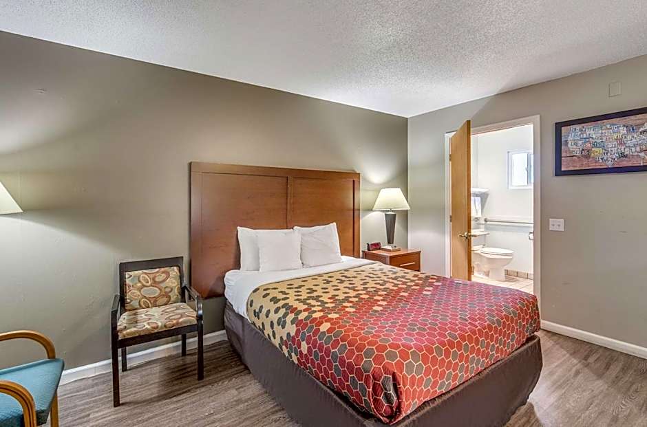 Econo Lodge Inn & Suites Yreka