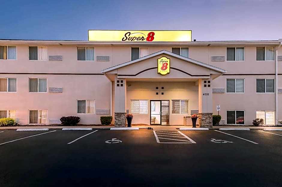 Super 8 by Wyndham Independence Kansas City