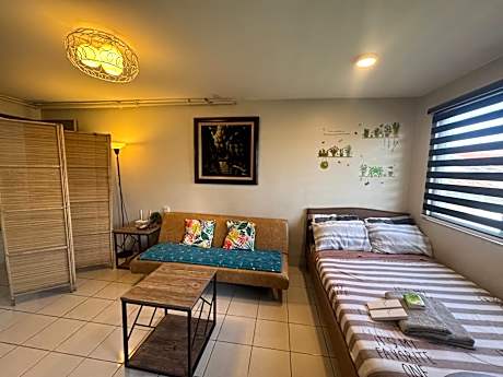 Cozy Boo Staycation near Enchanted kingdom by Dynel