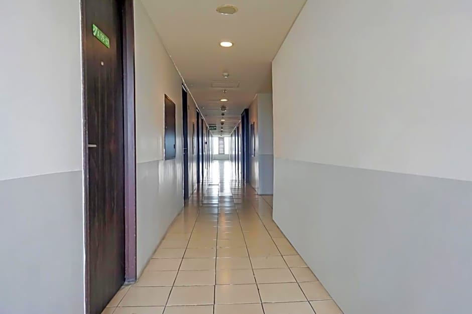 OYO Life 93044 Green View Residence