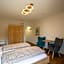 Hotel Pension Tyrol