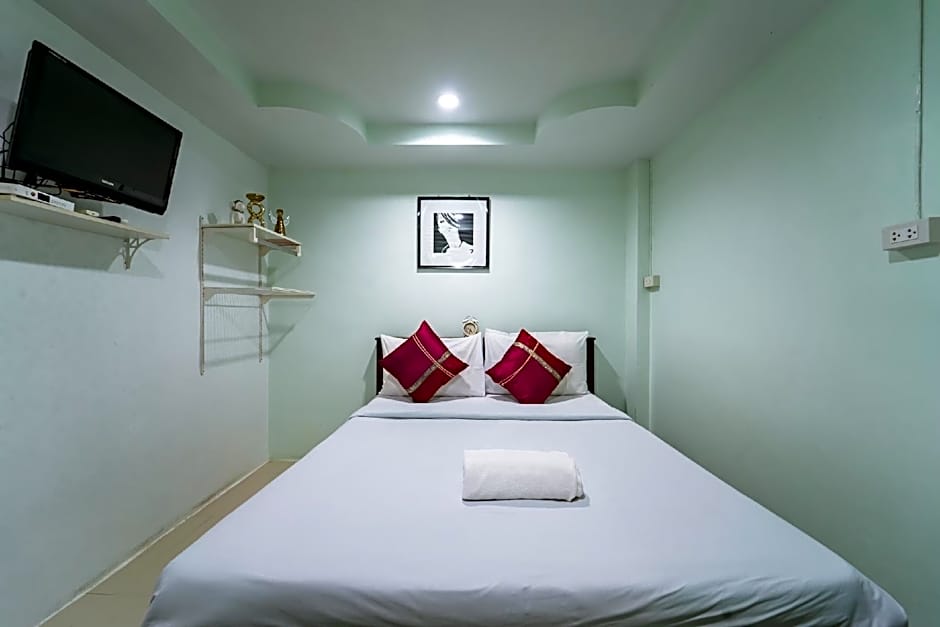 OYO 75377 Check In House