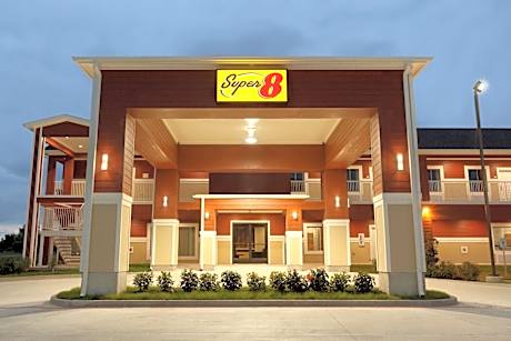 Super 8 by Wyndham Carrizo Springs