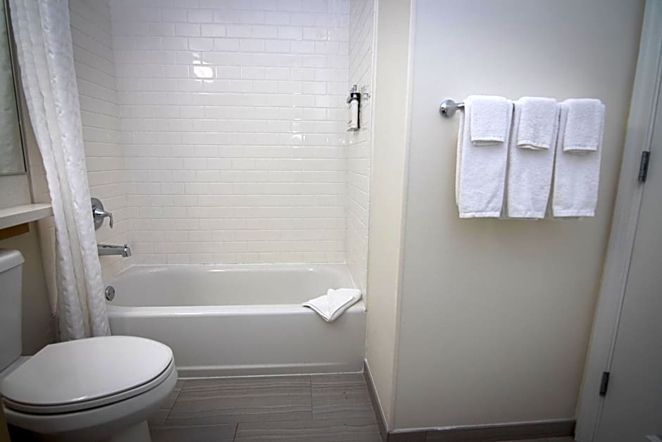 Candlewood Suites Miami Intl Airport - 36th St By IHG