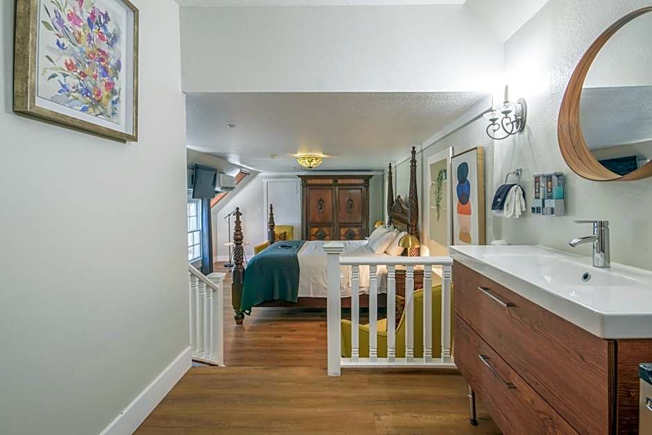 Cedar Gables Inn