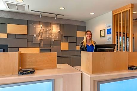 Holiday Inn Express and Suites Carlisle Southwest I-81 By IHG