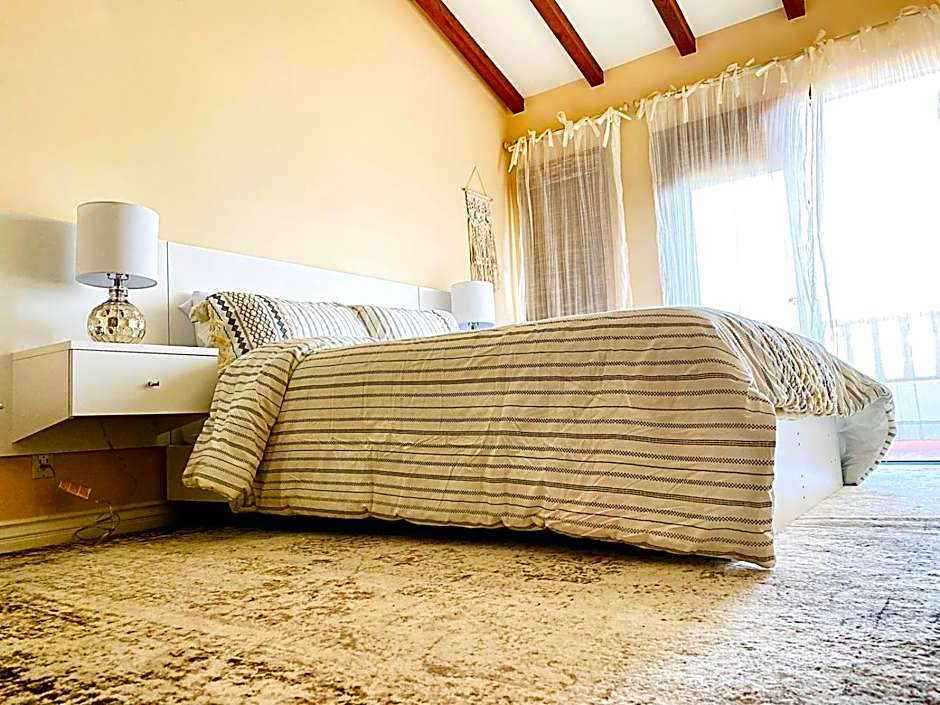 Hamilton Cove-Boho Chic Villa w/Golf Cart...No pets.