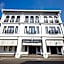1825 Gallery Hotel