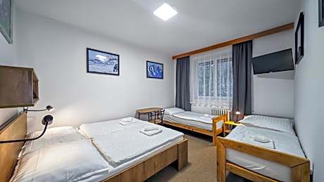 Quadruple Room with Private Bathroom