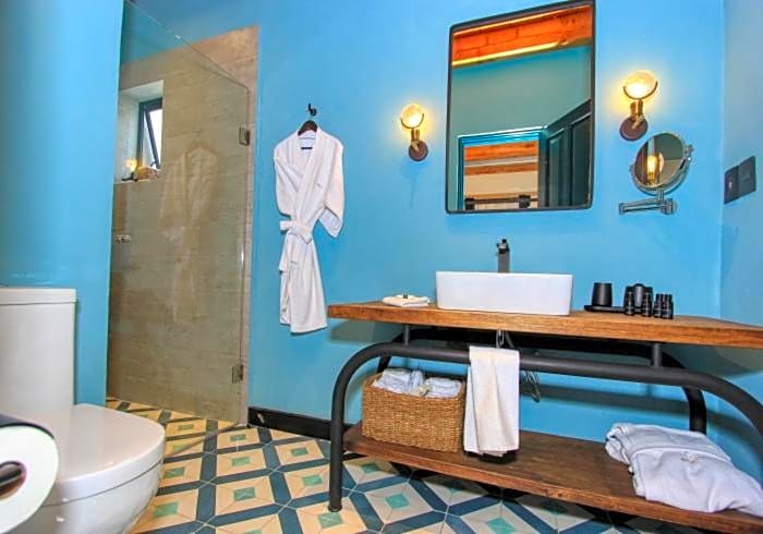 Antigua Trece Hotel Fusión