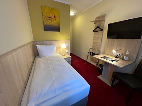 Budget Triple Room