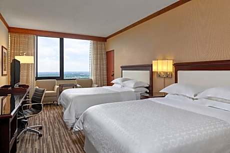 Deluxe Queen Room with Two Queen Beds