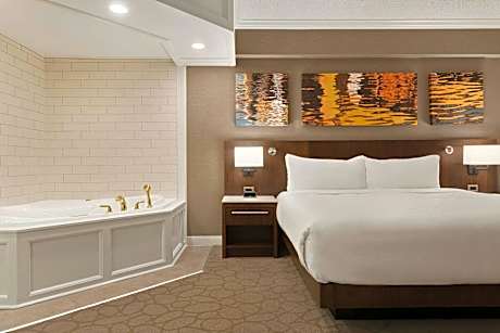 1 Bedroom Junior Suite, 1 King, Sofa bed