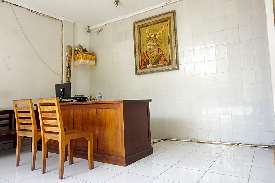 OYO 90990 Surya Residence