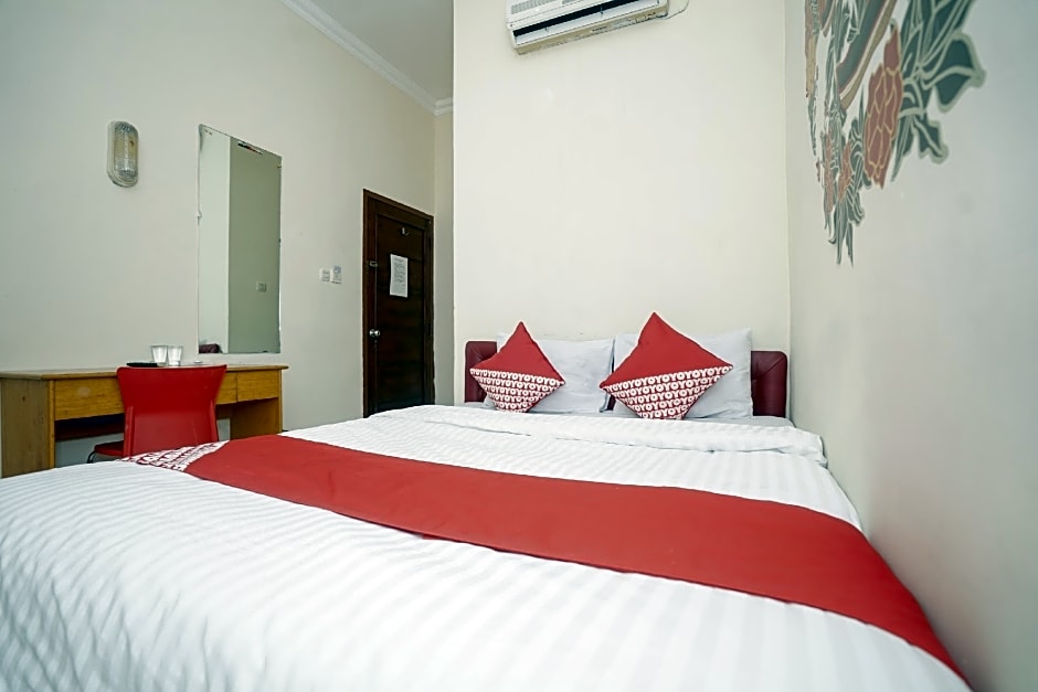 OYO 448 Hotel Central