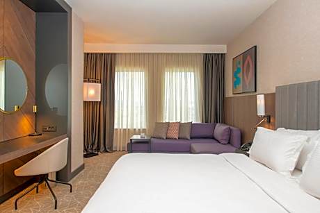 Standard King Room - Non-Smoking