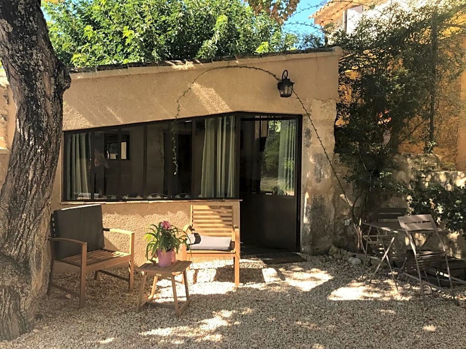 Bastide Bellugue Maison d'hôtes réseau Bienvenue à La Ferme à 3 minutes de Lourmarin