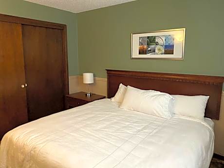 Two-Bedroom Suite