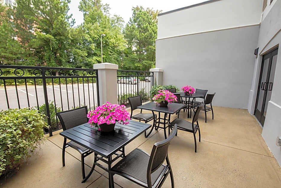 Holiday Inn & Suites Raleigh-Cary (I-40 @Walnut St) By IHG