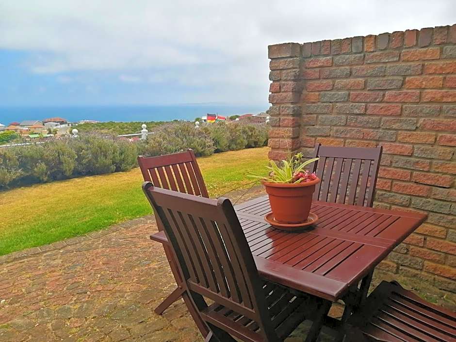 Amzee Bokmakierie Guest House