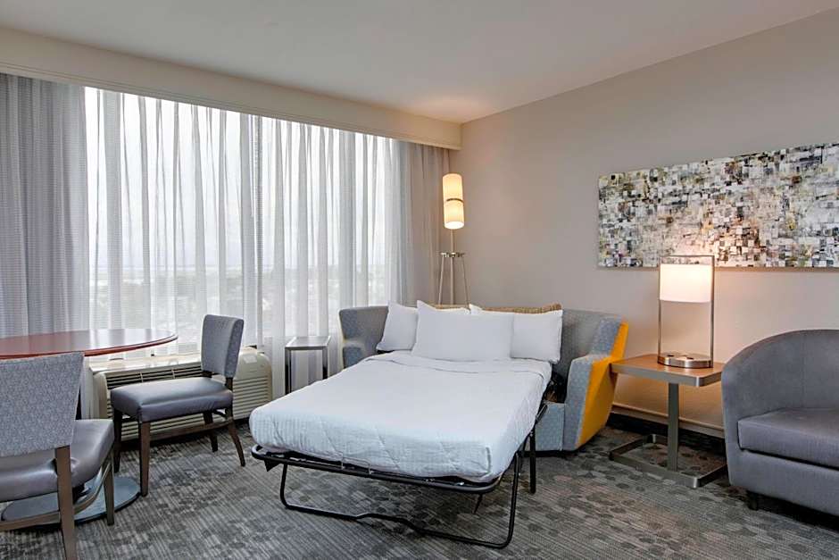 Courtyard by Marriott Boston Logan Airport