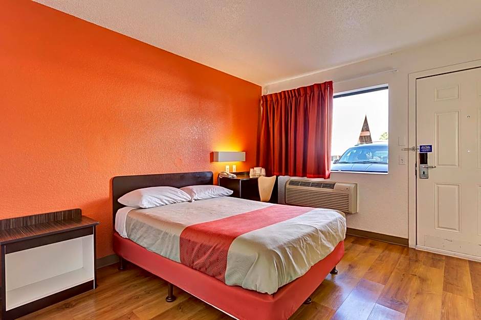 Motel 6 Santa Rosa - South