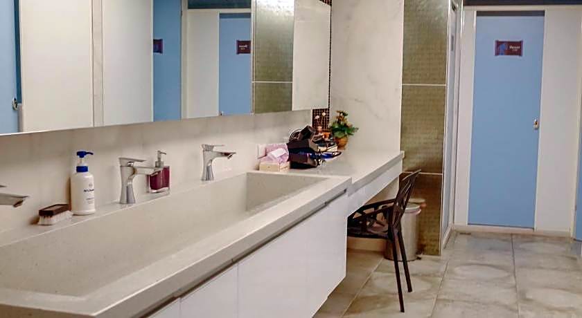 DreamWell Hostel
