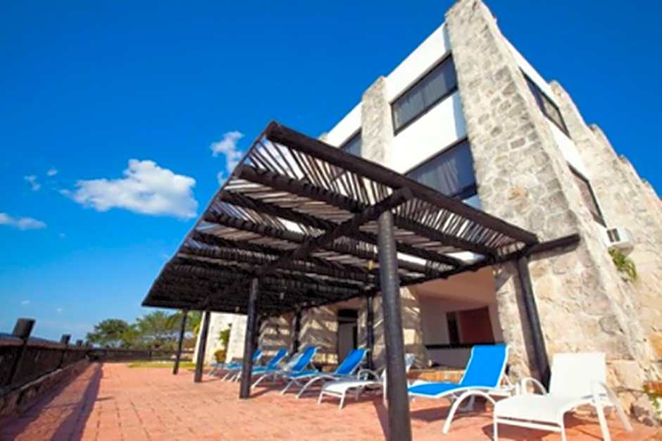 Tucan Siho-Playa