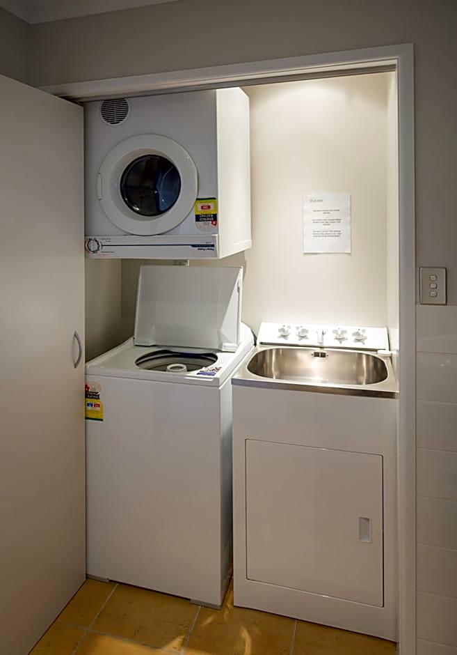 The Reef Beachfront Apartments