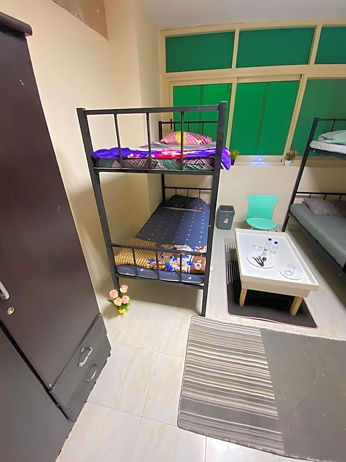 MBZ - Nice Bed Space "MEN"