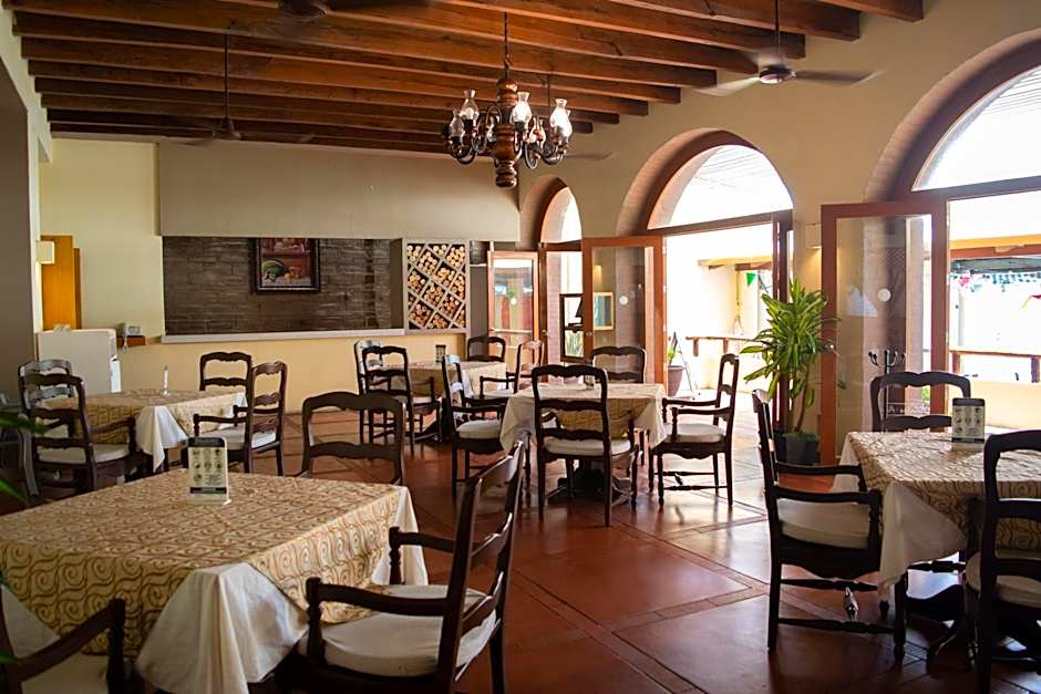 Costa de Oro Beach Hotel